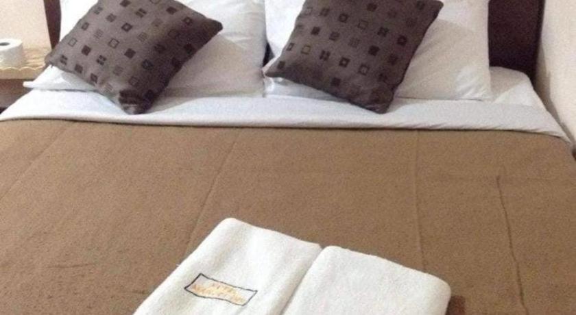 Oyo 90936 Hotel Manjoi Inn 이포 외부 사진