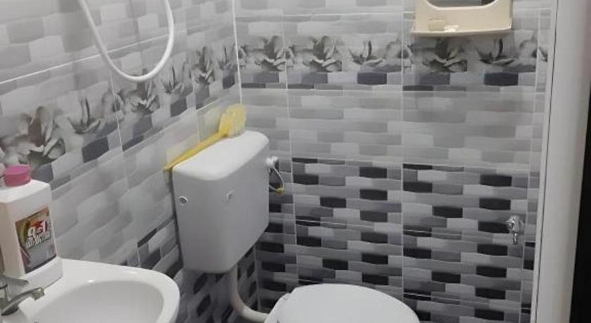 Oyo 90936 Hotel Manjoi Inn 이포 외부 사진