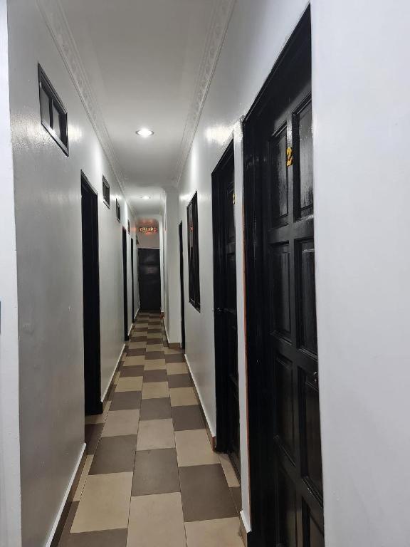 Oyo 90936 Hotel Manjoi Inn 이포 외부 사진
