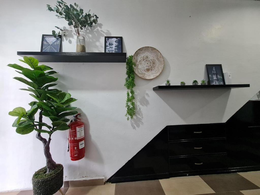 Oyo 90936 Hotel Manjoi Inn 이포 외부 사진